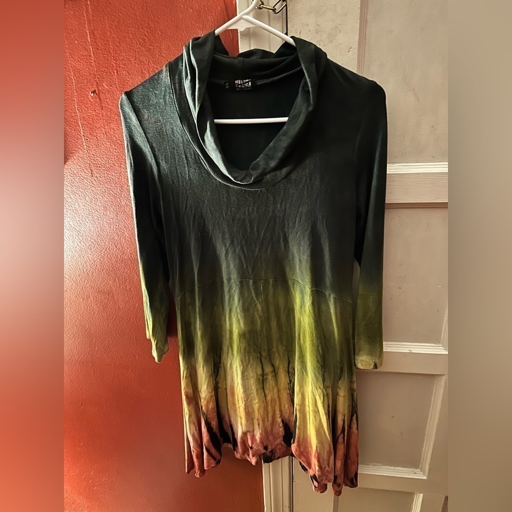 Art of Cloth Ombre Tie Dye Shark Tail Cowl Neck Tunic - Picture 8 of 10